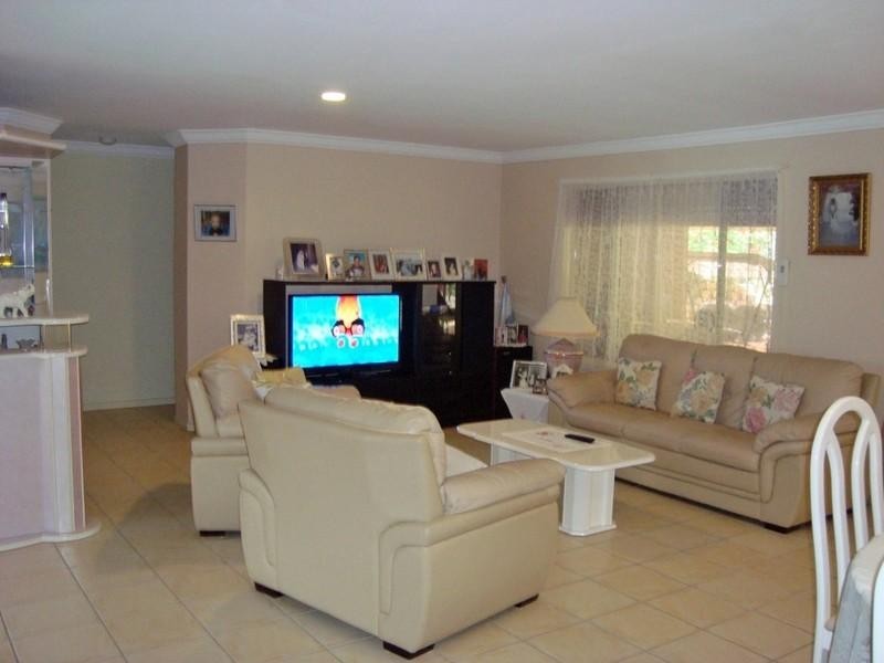 34 Easter Crescent, Pacific Pines QLD 4211