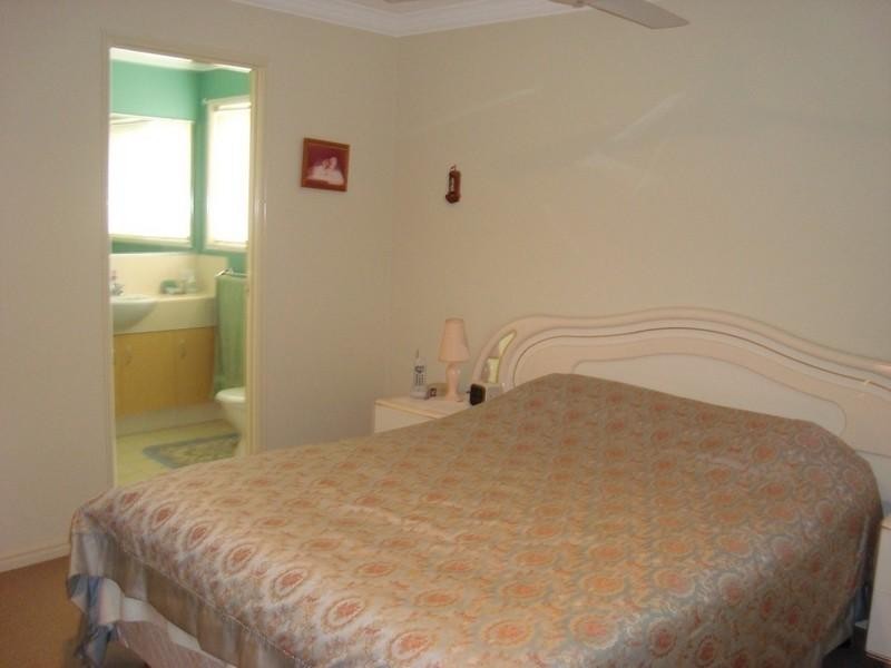 34 Easter Crescent, Pacific Pines QLD 4211