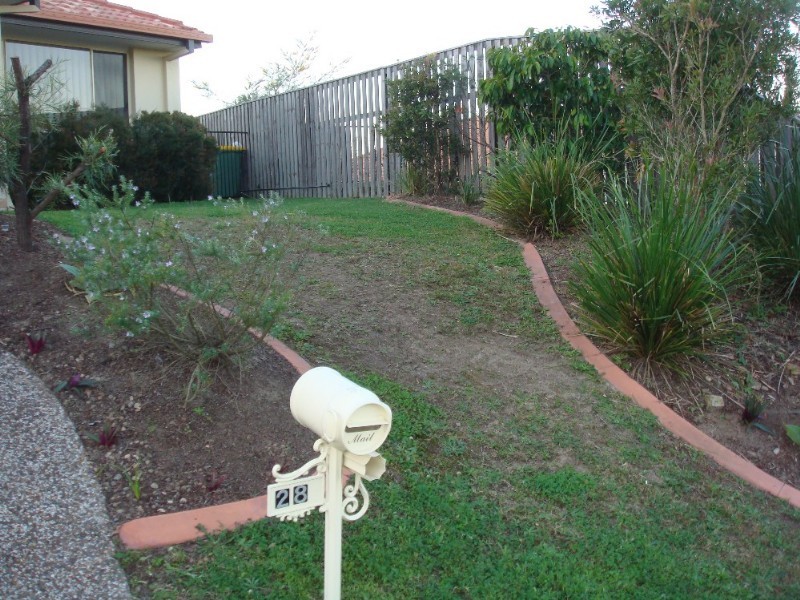 28 Maloney Crescent, Maudsland QLD 4210