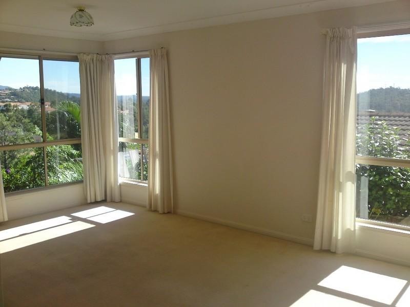 5 Windward Rise, Pacific Pines QLD 4211