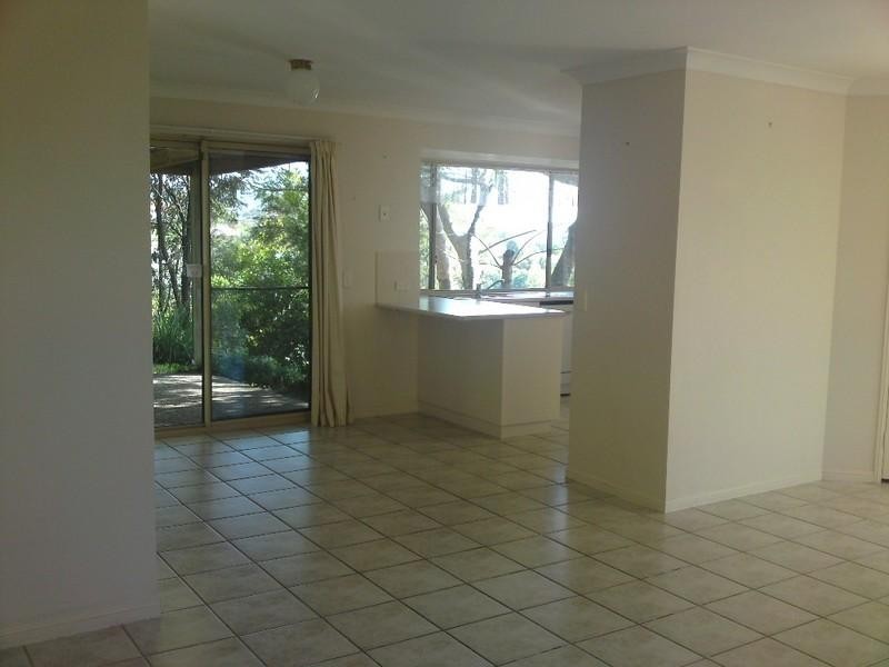 5 Windward Rise, Pacific Pines QLD 4211