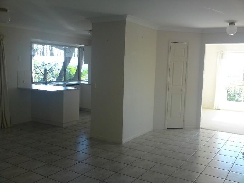 5 Windward Rise, Pacific Pines QLD 4211