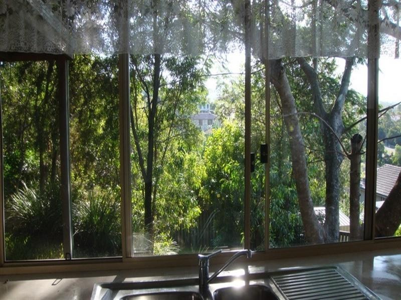 5 Windward Rise, Pacific Pines QLD 4211