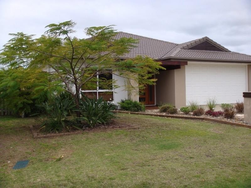 33 Harmsworth Road, Pacific Pines QLD 4211