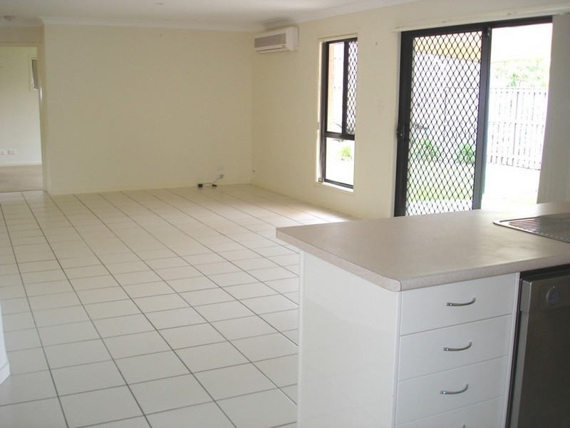 20 Witheren Circuit, Pacific Pines QLD 4211