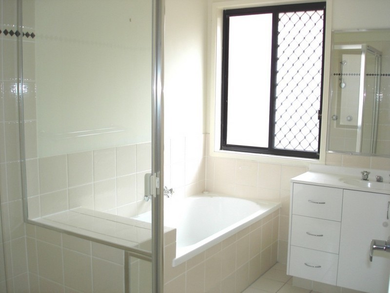 20 Witheren Circuit, Pacific Pines QLD 4211