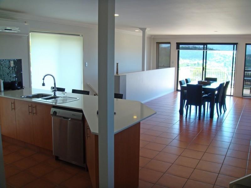 14 Woodward Lane, Pacific Pines QLD 4211