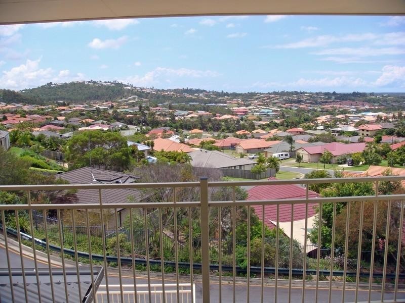 14 Woodward Lane, Pacific Pines QLD 4211