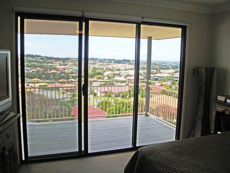 28 Carter Street, Pacific Pines QLD 4211
