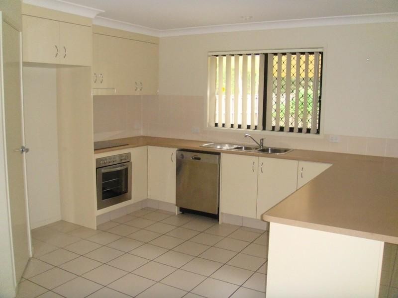 253 Universal Street, Oxenford QLD 4210