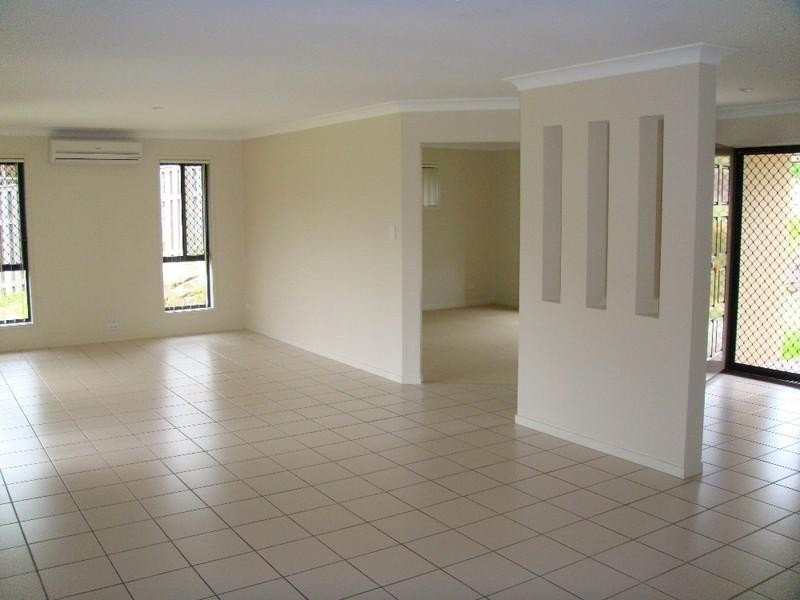 253 Universal Street, Oxenford QLD 4210