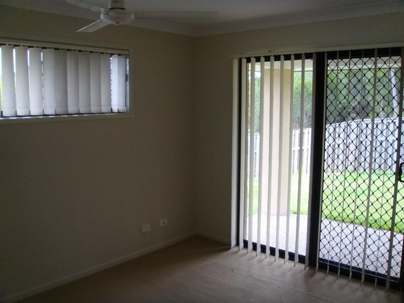 253 Universal Street, Oxenford QLD 4210