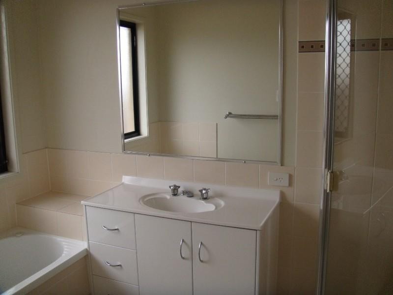 253 Universal Street, Oxenford QLD 4210