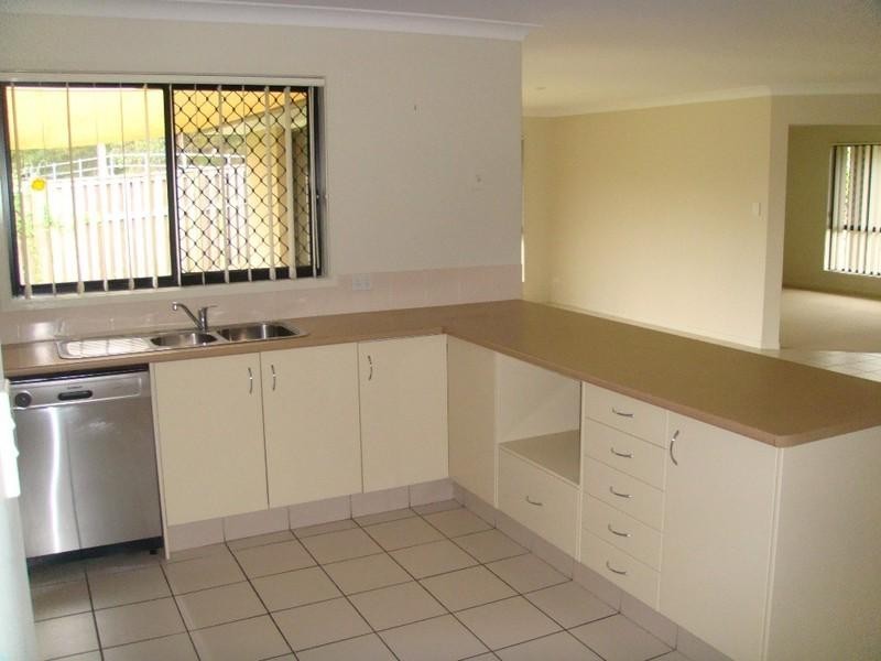 253 Universal Street, Oxenford QLD 4210