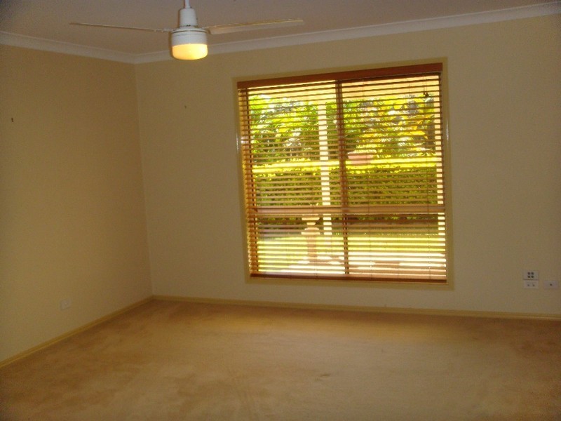 10 Temoe Rise, Pacific Pines QLD 4211