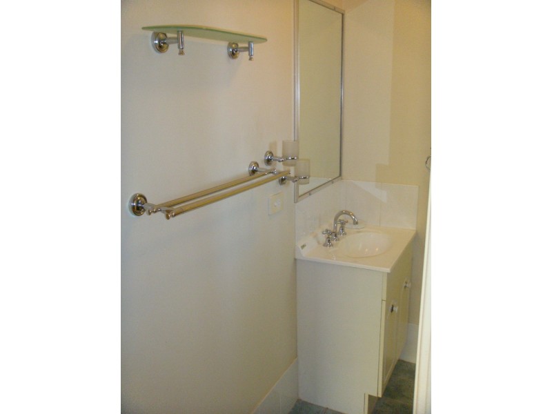 10 Temoe Rise, Pacific Pines QLD 4211