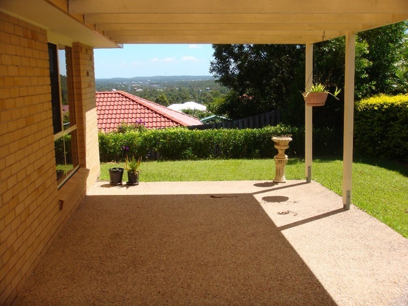 10 Temoe Rise, Pacific Pines QLD 4211