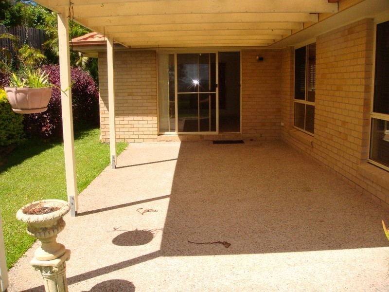 10 Temoe Rise, Pacific Pines QLD 4211