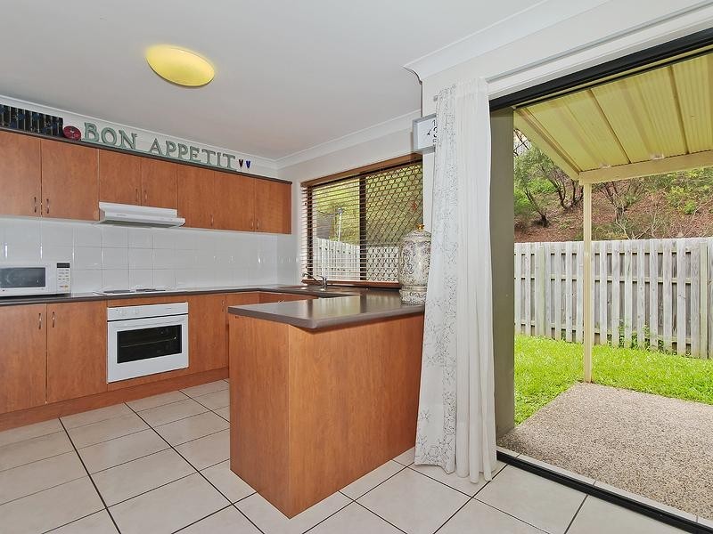 11/13 Hervey Street, Pacific Pines QLD 4211