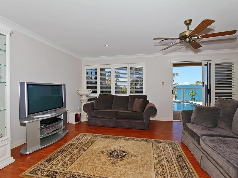 57 Midway Terrace, Pacific Pines QLD 4211