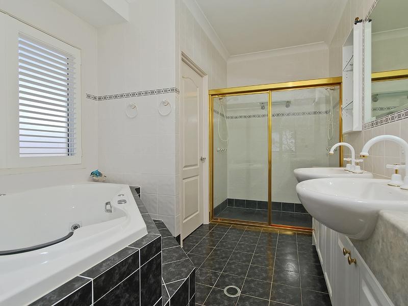 57 Midway Terrace, Pacific Pines QLD 4211