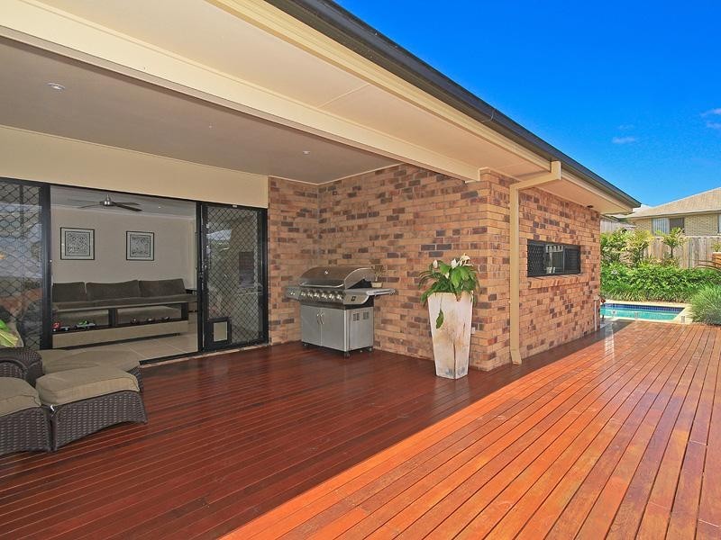 7 Minyon Court, Pacific Pines QLD 4211