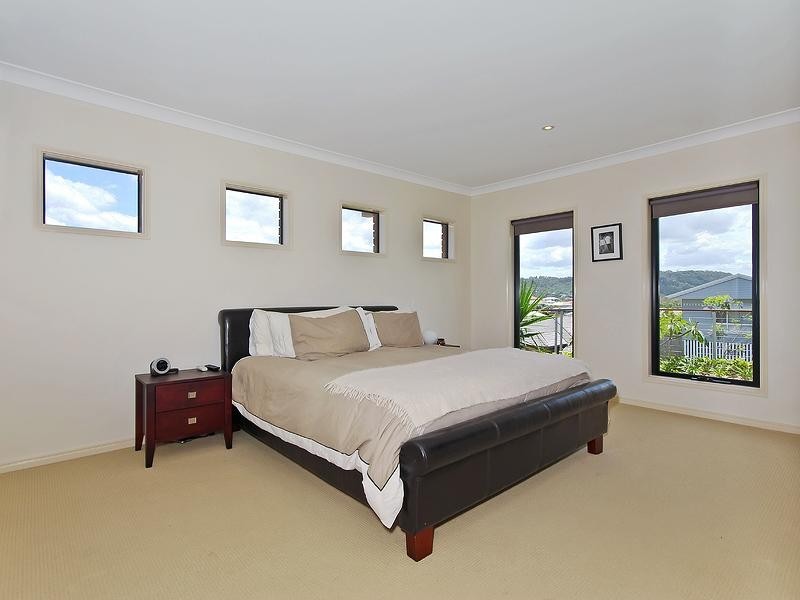 7 Minyon Court, Pacific Pines QLD 4211