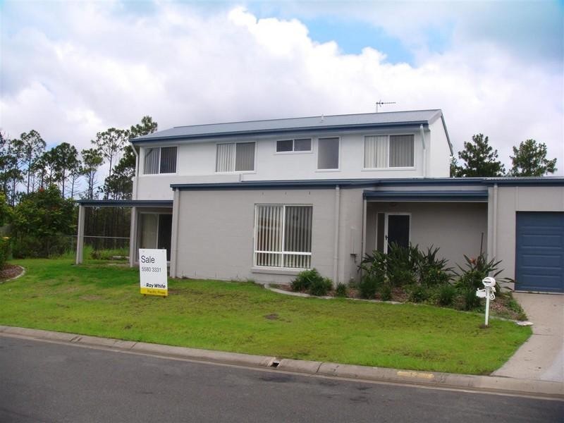 12 Norfolk Drive, Pacific Pines QLD 4211
