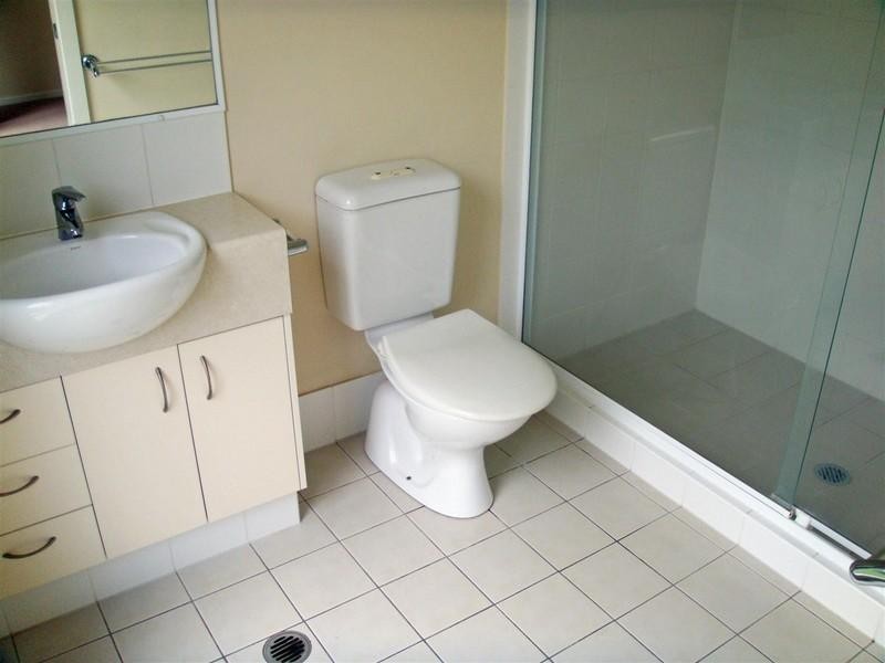 12 Norfolk Drive, Pacific Pines QLD 4211