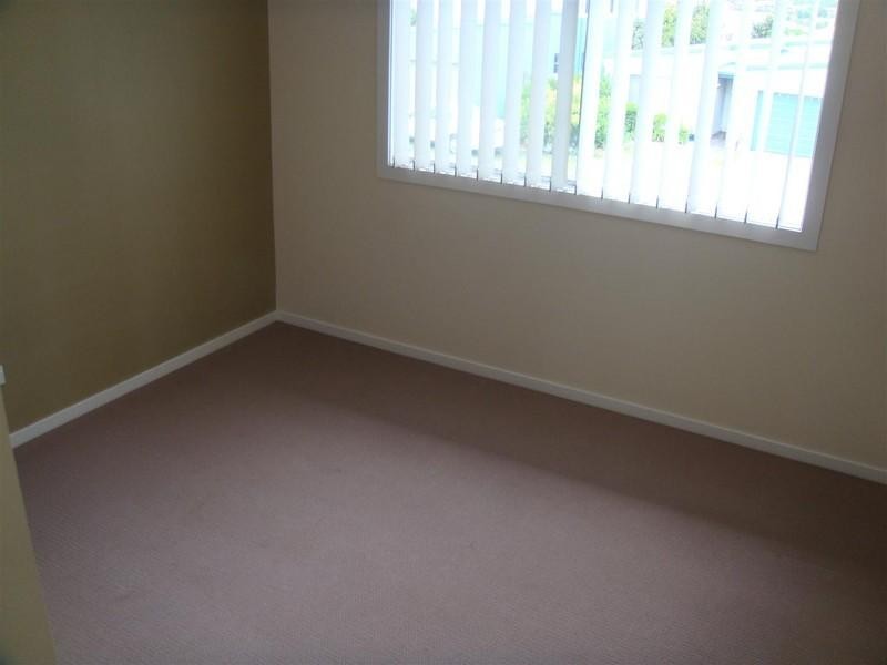 12 Norfolk Drive, Pacific Pines QLD 4211