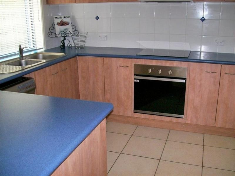 11/2 Studio Drive, Pacific Pines QLD 4211