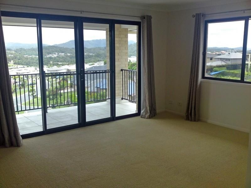 34 Wellers Street, Pacific Pines QLD 4211