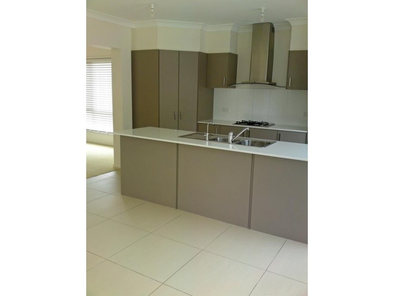 34 Wellers Street, Pacific Pines QLD 4211