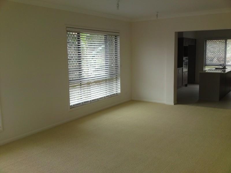 34 Wellers Street, Pacific Pines QLD 4211