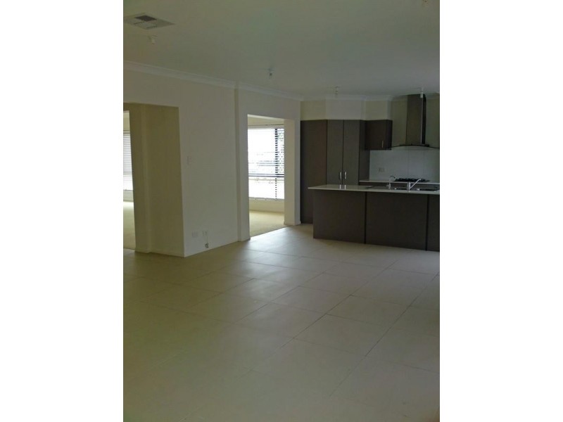 34 Wellers Street, Pacific Pines QLD 4211