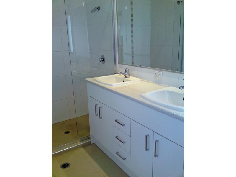 34 Wellers Street, Pacific Pines QLD 4211