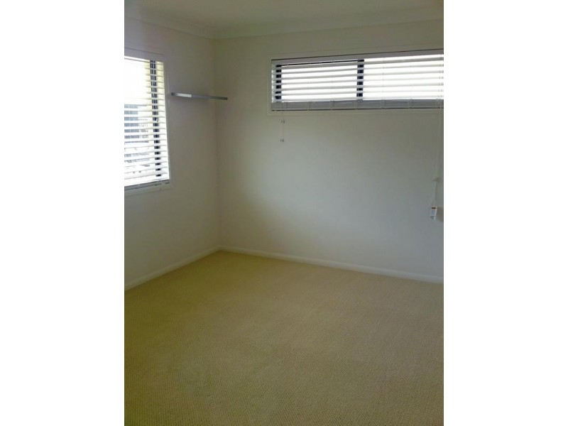 34 Wellers Street, Pacific Pines QLD 4211