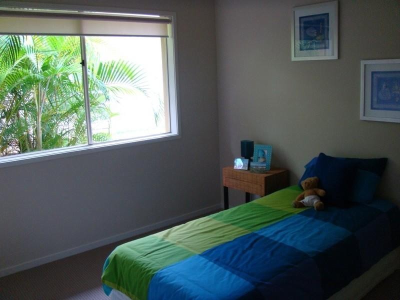 4 Twynam Mews, Pacific Pines QLD 4211