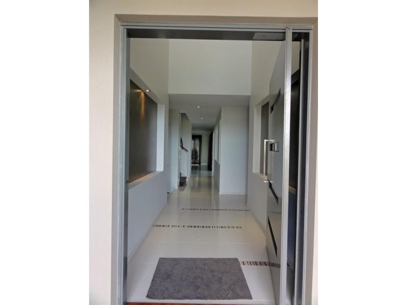 1 Twynam Mews, Pacific Pines QLD 4211