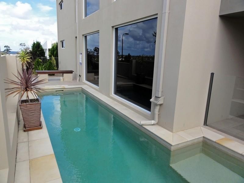 1 Twynam Mews, Pacific Pines QLD 4211