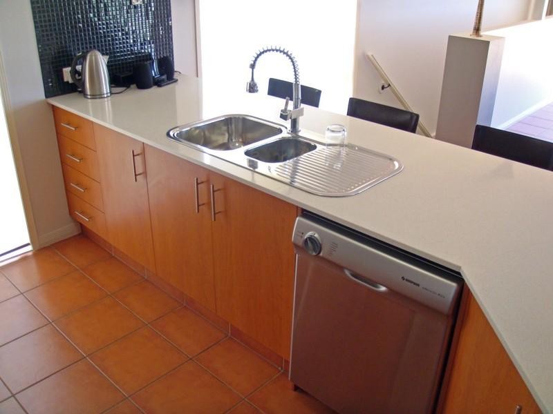 14 Woodward Lane, Pacific Pines QLD 4211