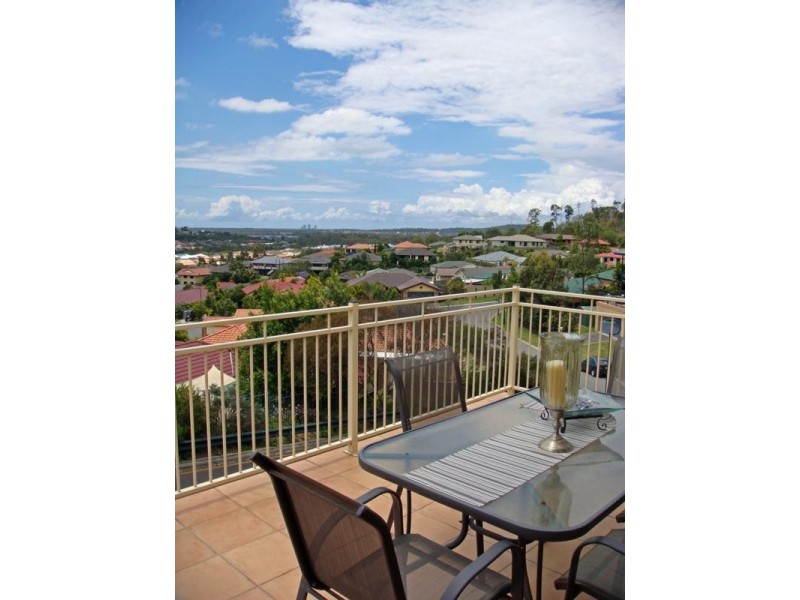 14 Woodward Lane, Pacific Pines QLD 4211