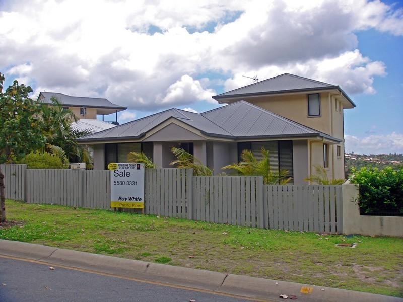 14 Woodward Lane, Pacific Pines QLD 4211