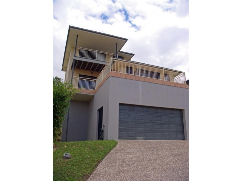 14 Woodward Lane, Pacific Pines QLD 4211