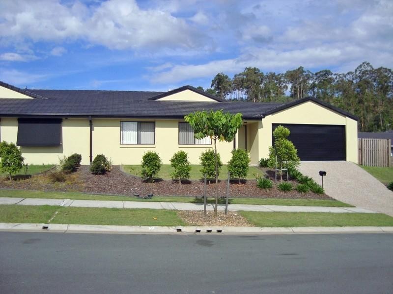 84 Hawkesbury Avenue, Pacific Pines QLD 4211