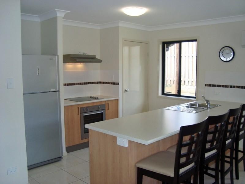 84 Hawkesbury Avenue, Pacific Pines QLD 4211