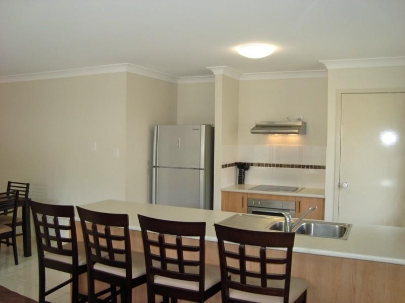 84 Hawkesbury Avenue, Pacific Pines QLD 4211