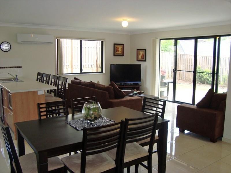 84 Hawkesbury Avenue, Pacific Pines QLD 4211