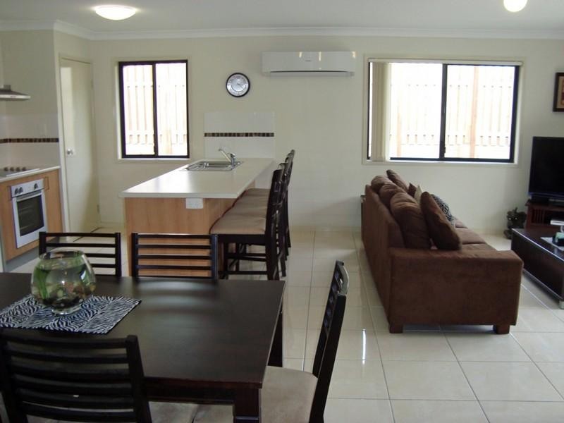 84 Hawkesbury Avenue, Pacific Pines QLD 4211