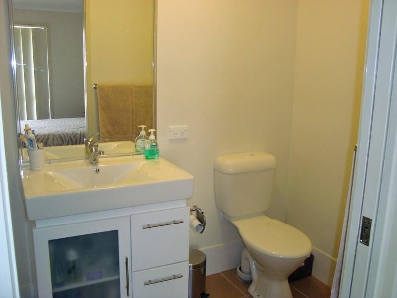 84 Hawkesbury Avenue, Pacific Pines QLD 4211